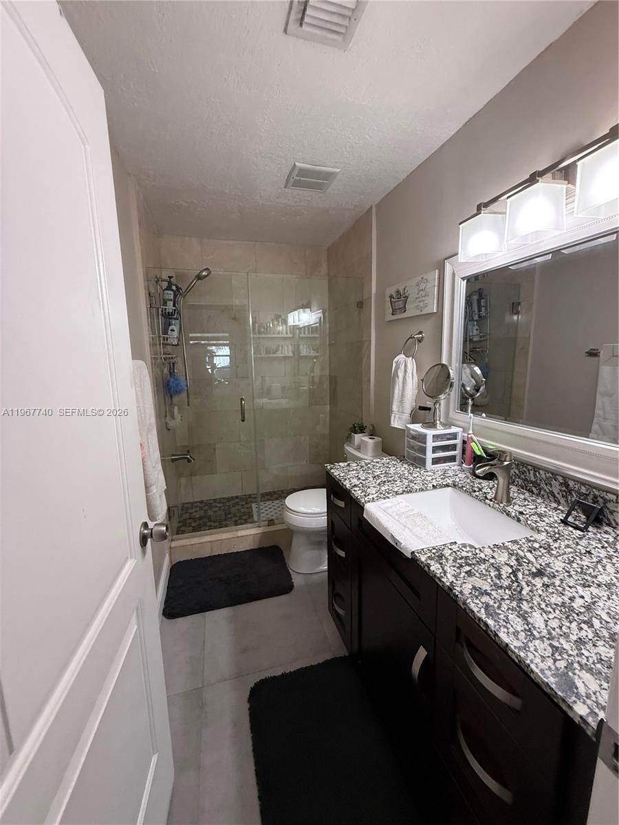 TAMIAMI LAKES TOWNHOMES S - Residential