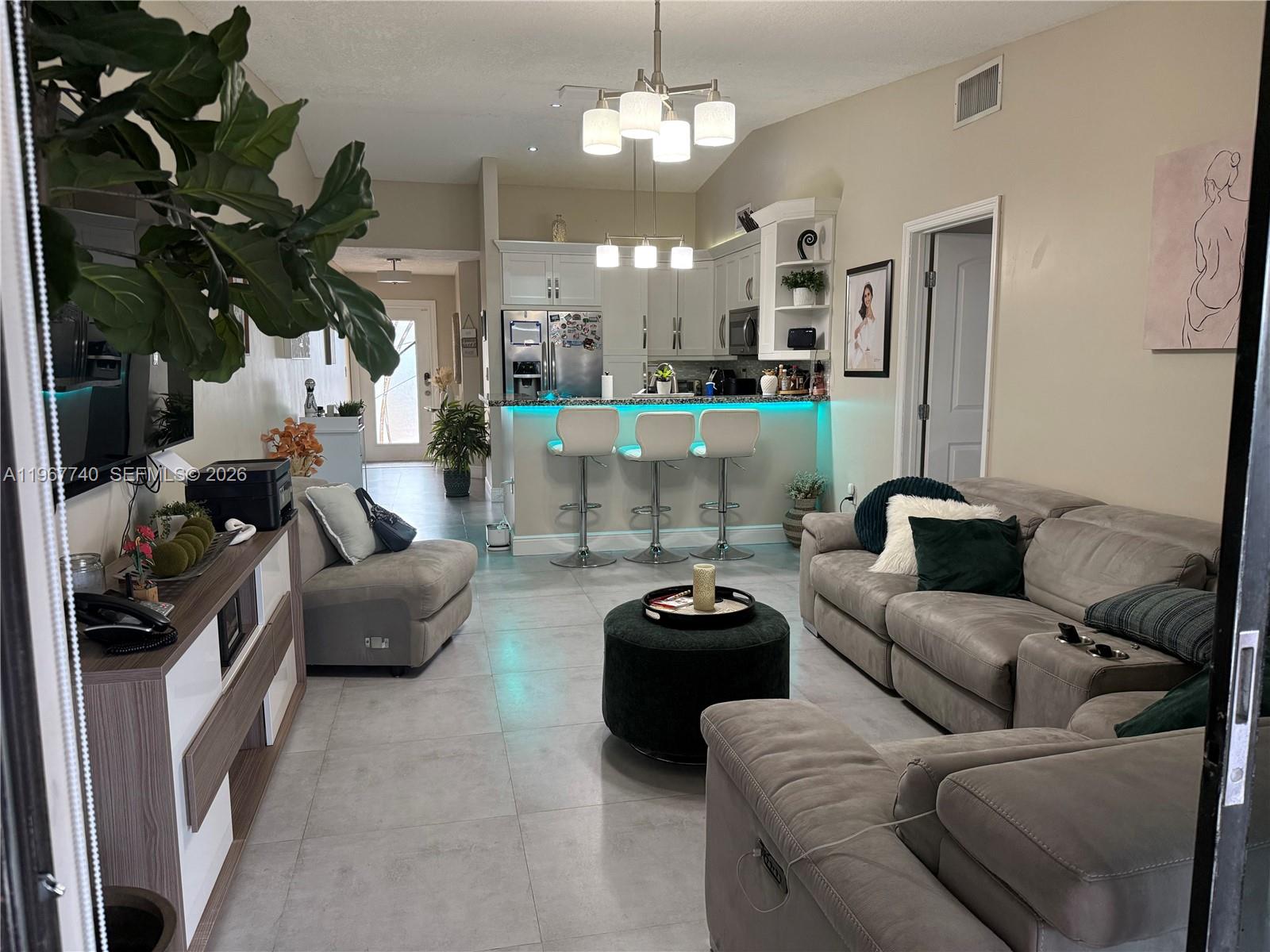 TAMIAMI LAKES TOWNHOMES S - Residential