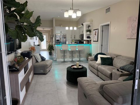 1312 SW 135th Pl Miami FL 33184