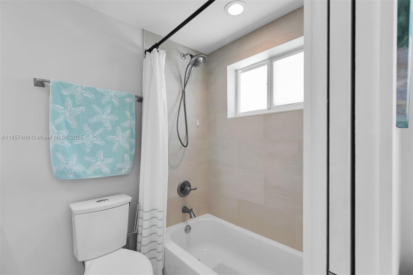 PORT ANTIGUA PLAT NO 5 & - Residential