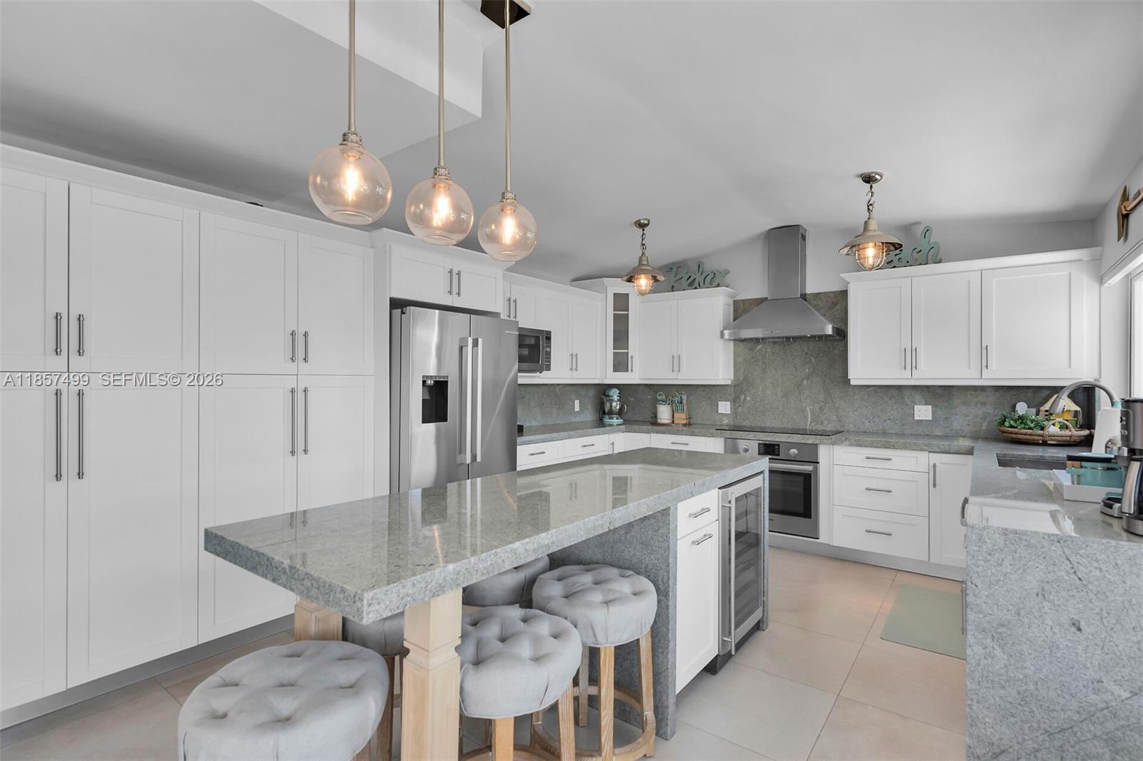 PORT ANTIGUA PLAT NO 5 & - Residential