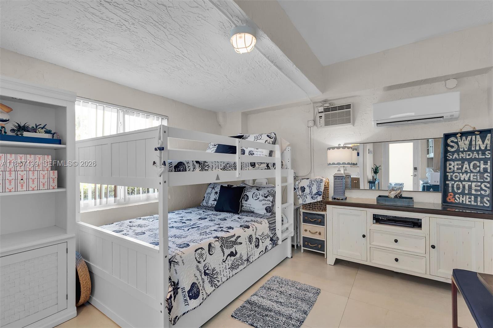 PORT ANTIGUA PLAT NO 5 & - Residential