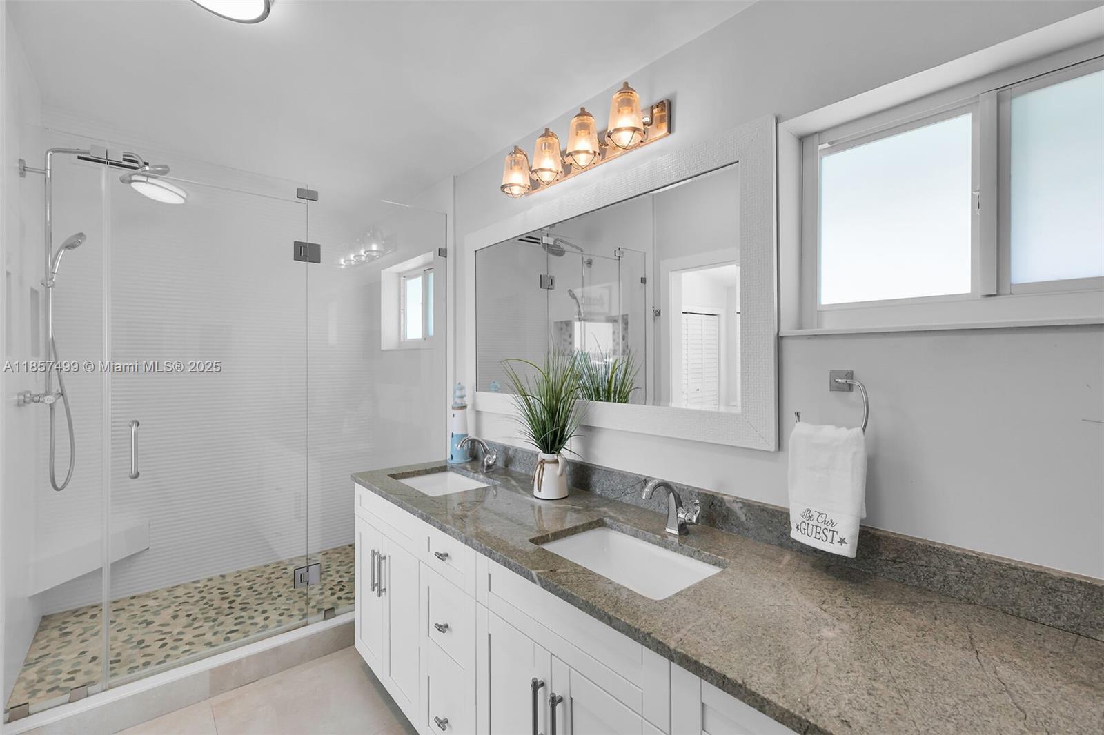 PORT ANTIGUA PLAT NO 5 & - Residential