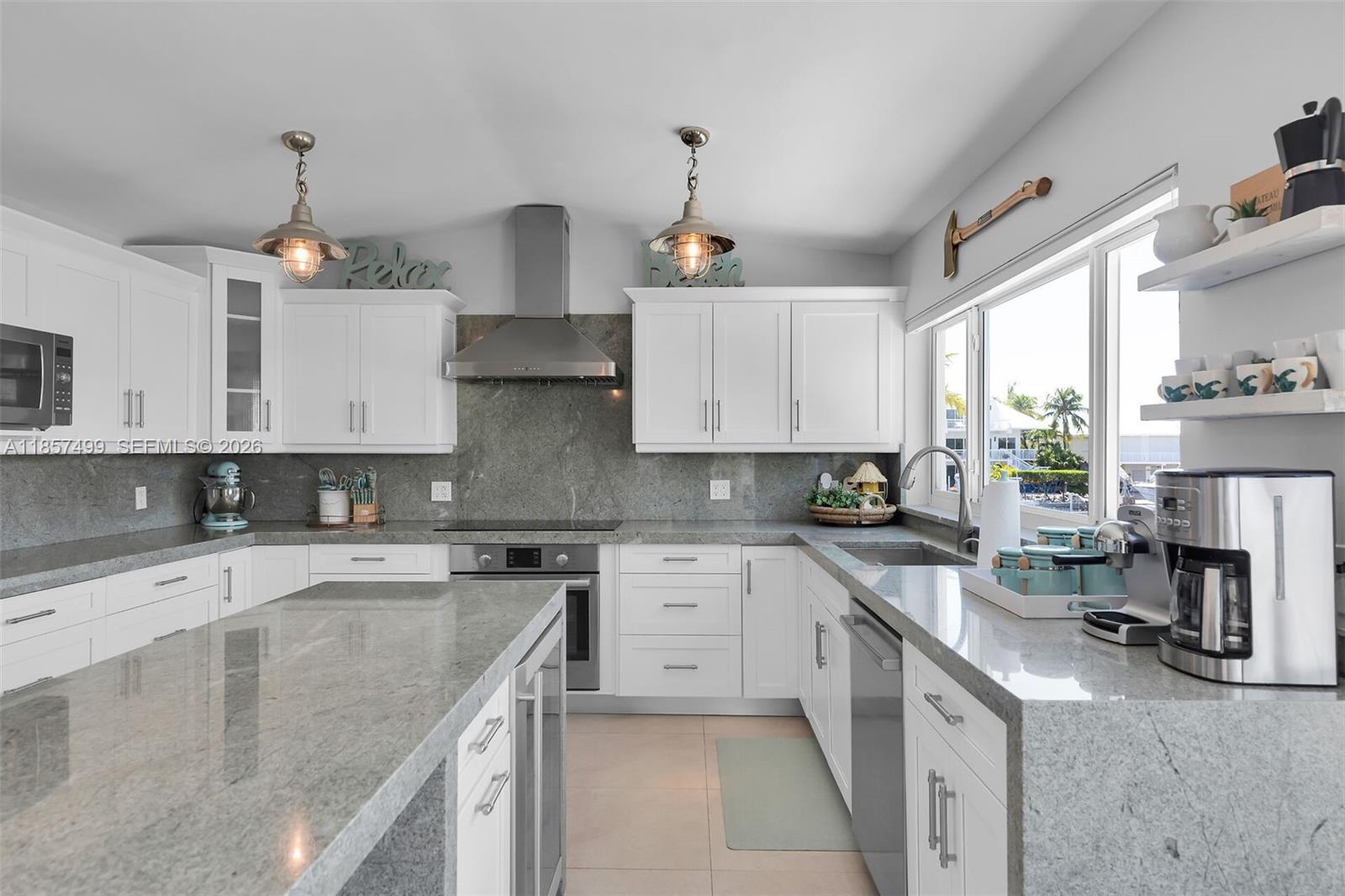 PORT ANTIGUA PLAT NO 5 & - Residential