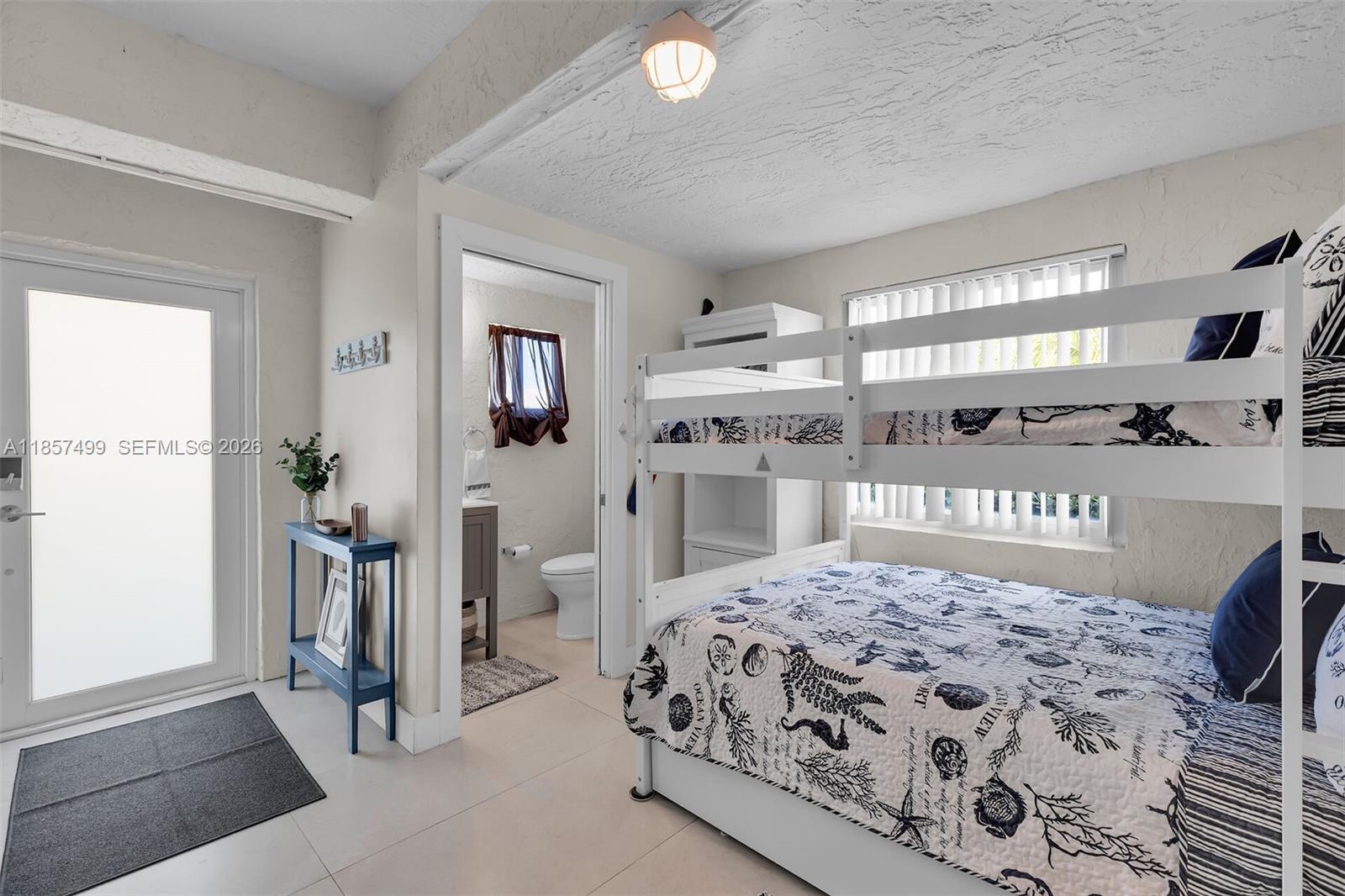 PORT ANTIGUA PLAT NO 5 & - Residential