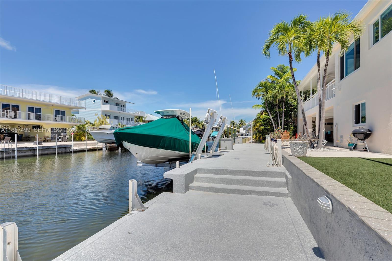 PORT ANTIGUA PLAT NO 5 & - Residential