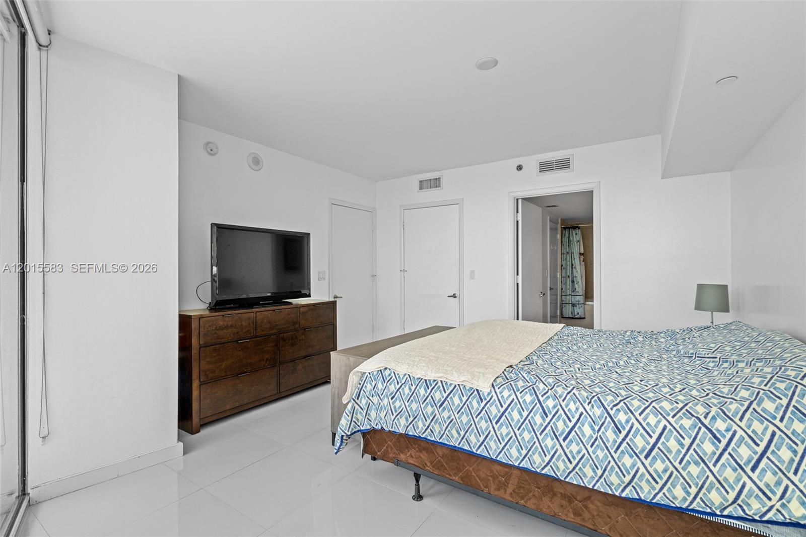 ICONBRICKELL CONDO NO 1 - Residential