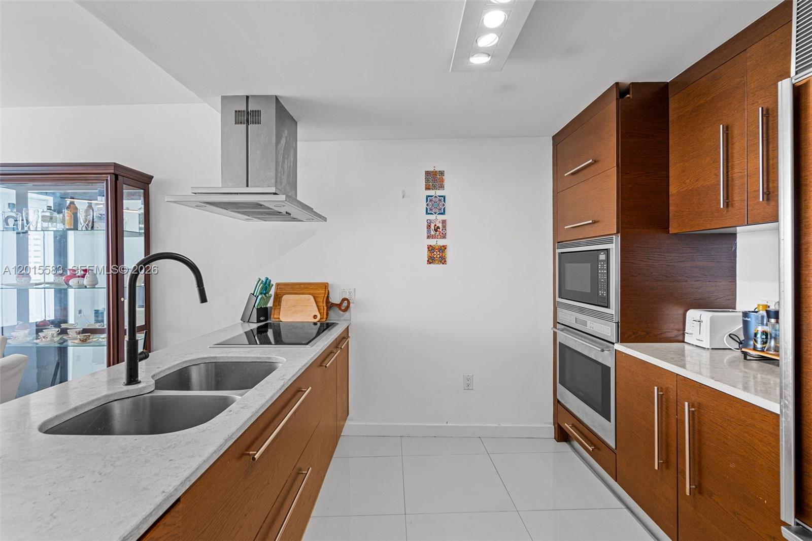 ICONBRICKELL CONDO NO 1 - Residential