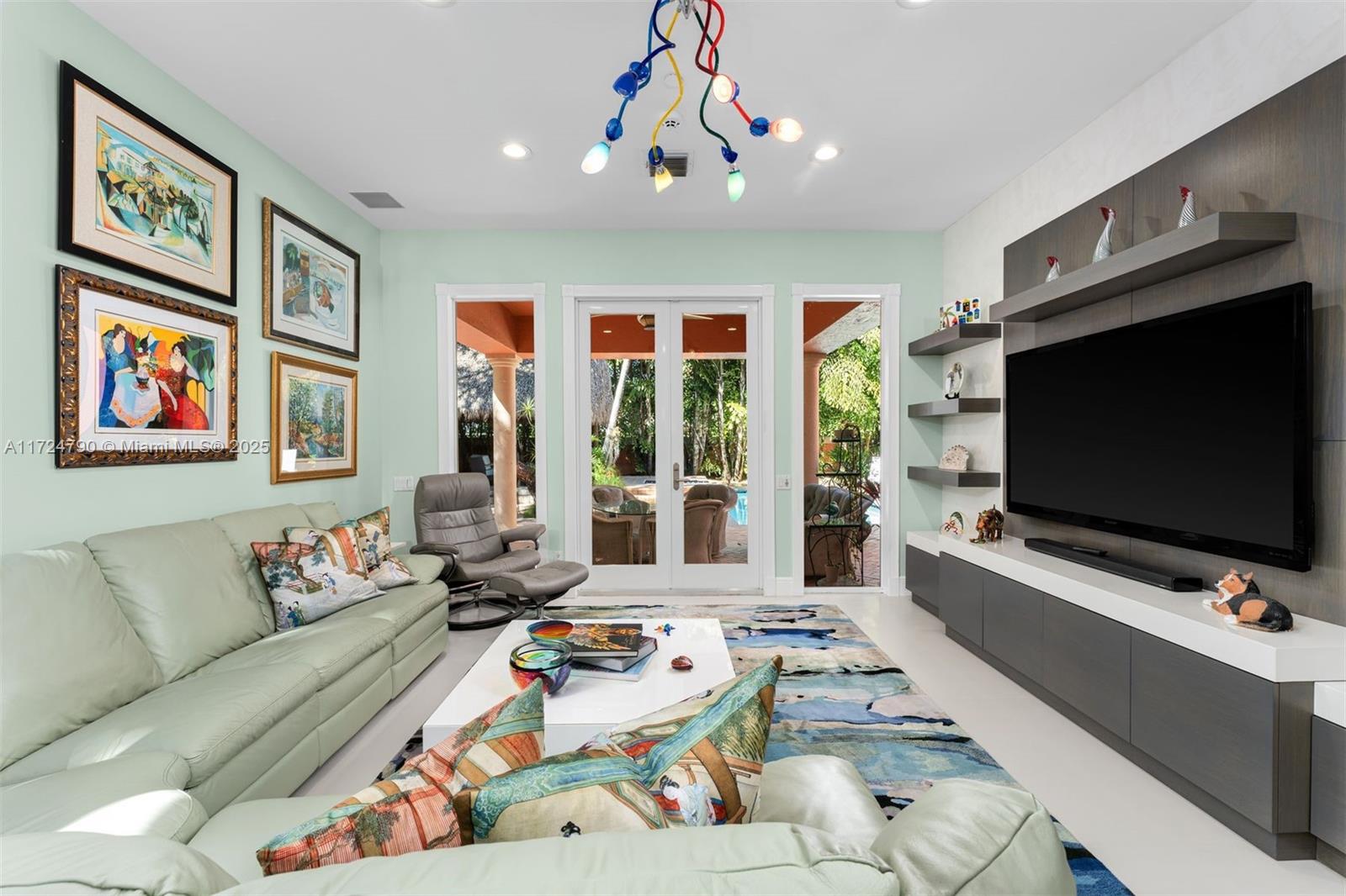 TREASURE TROVE - Residential