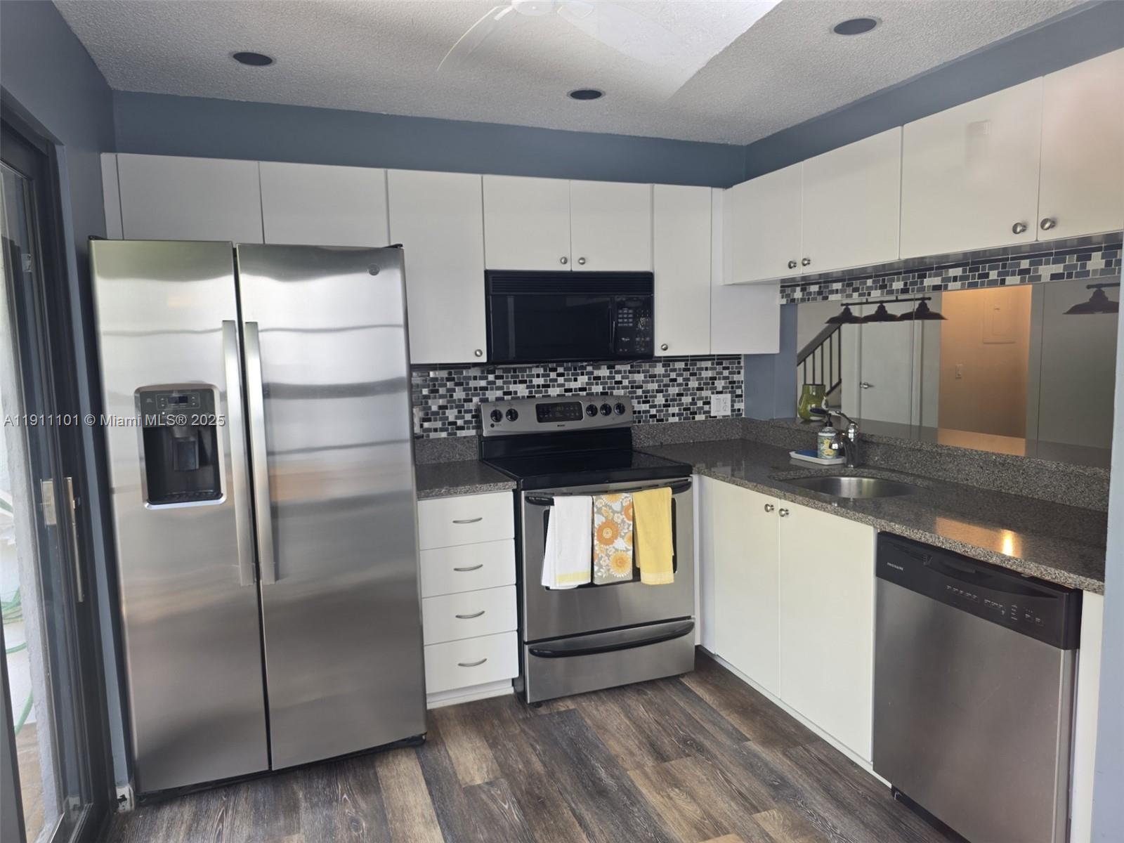 MARINER VILLAGE TH CONDO - Residential Lease