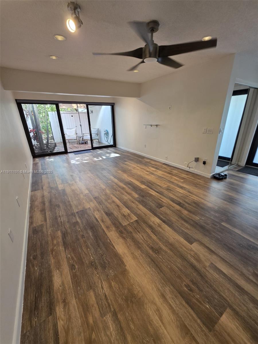 MARINER VILLAGE TH CONDO - Residential Lease