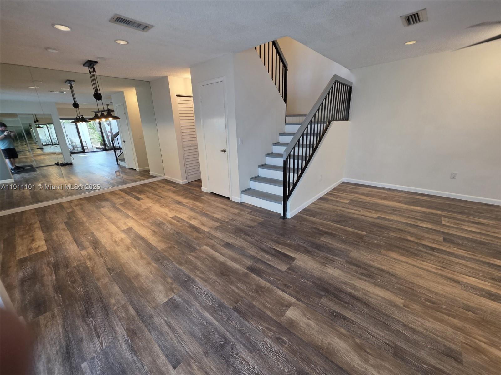 MARINER VILLAGE TH CONDO - Residential Lease