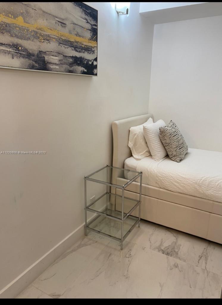 RONEY PALACE CONDO - Residential Lease