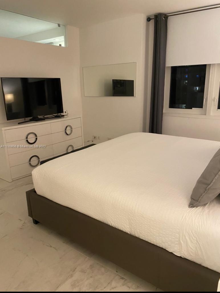 RONEY PALACE CONDO - Residential Lease