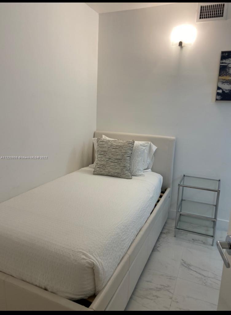 RONEY PALACE CONDO - Residential Lease