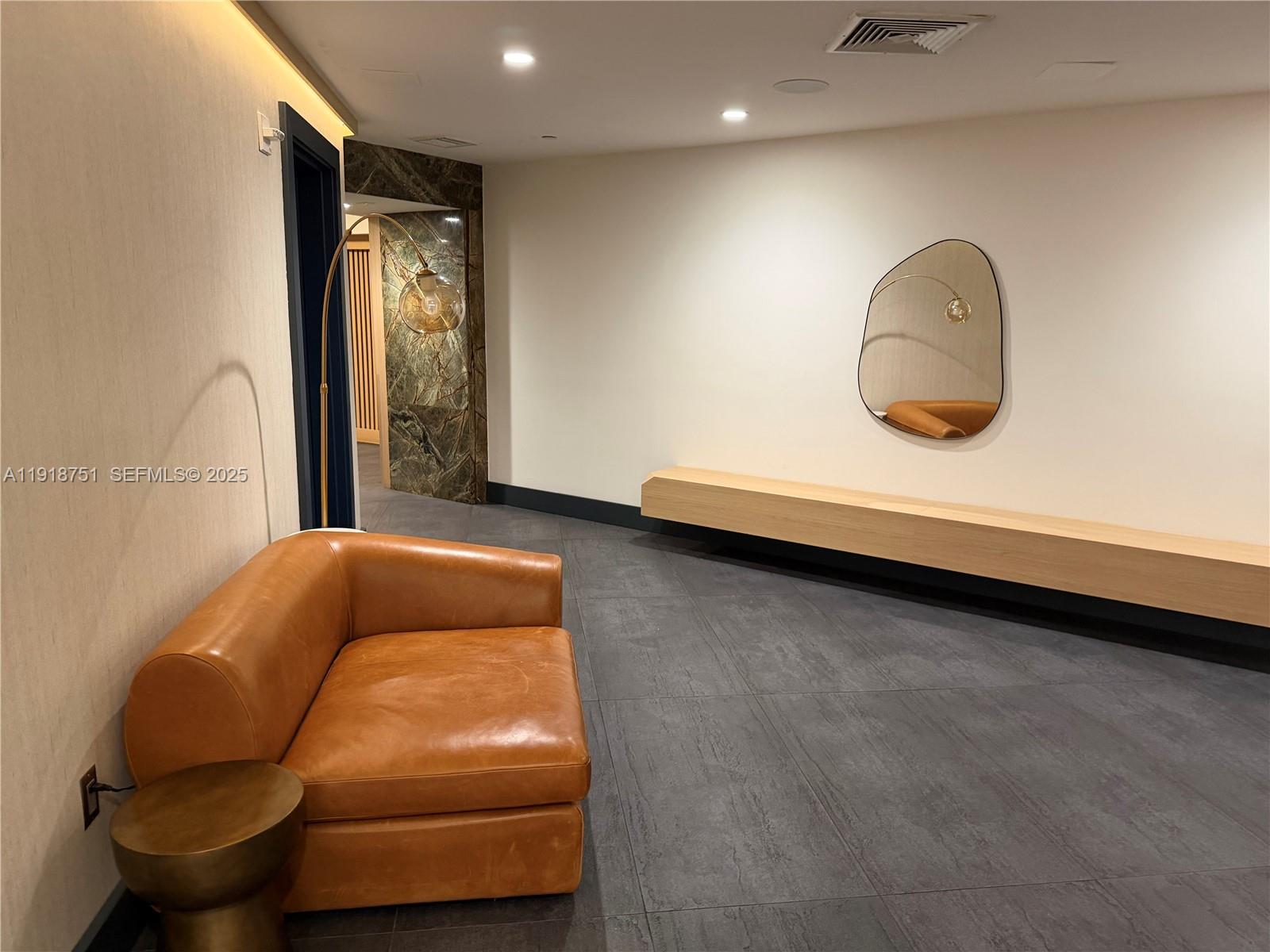 IVY CONDO - Residential Lease