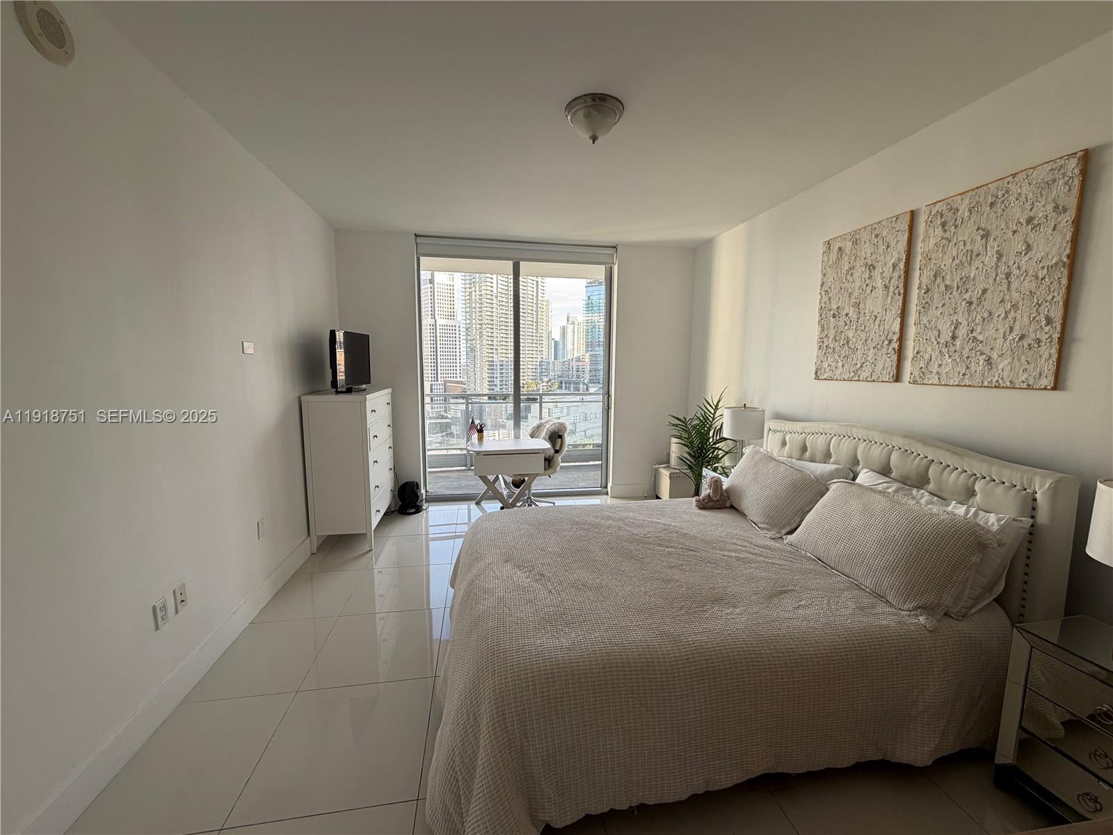 IVY CONDO - Residential Lease