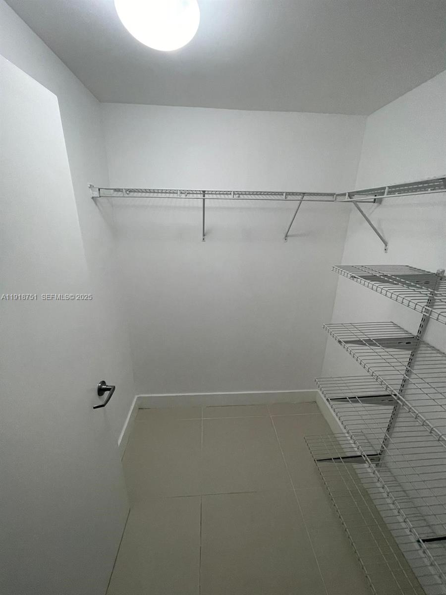 IVY CONDO - Residential Lease