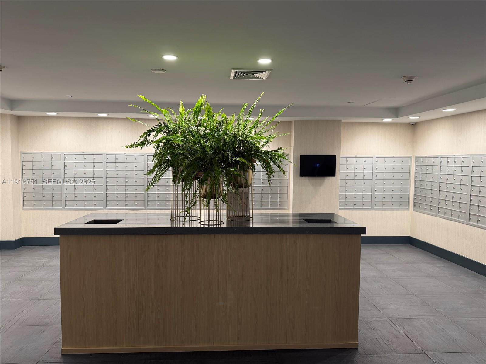 IVY CONDO - Residential Lease