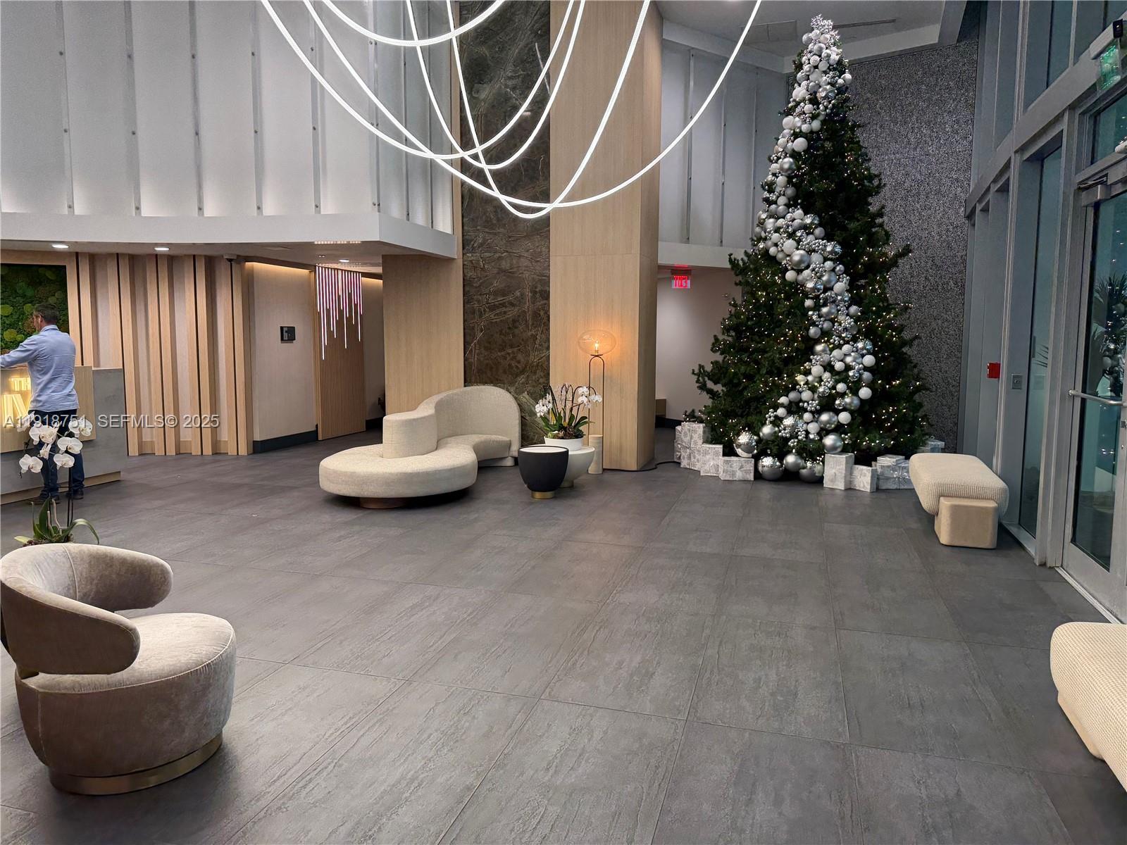 IVY CONDO - Residential Lease