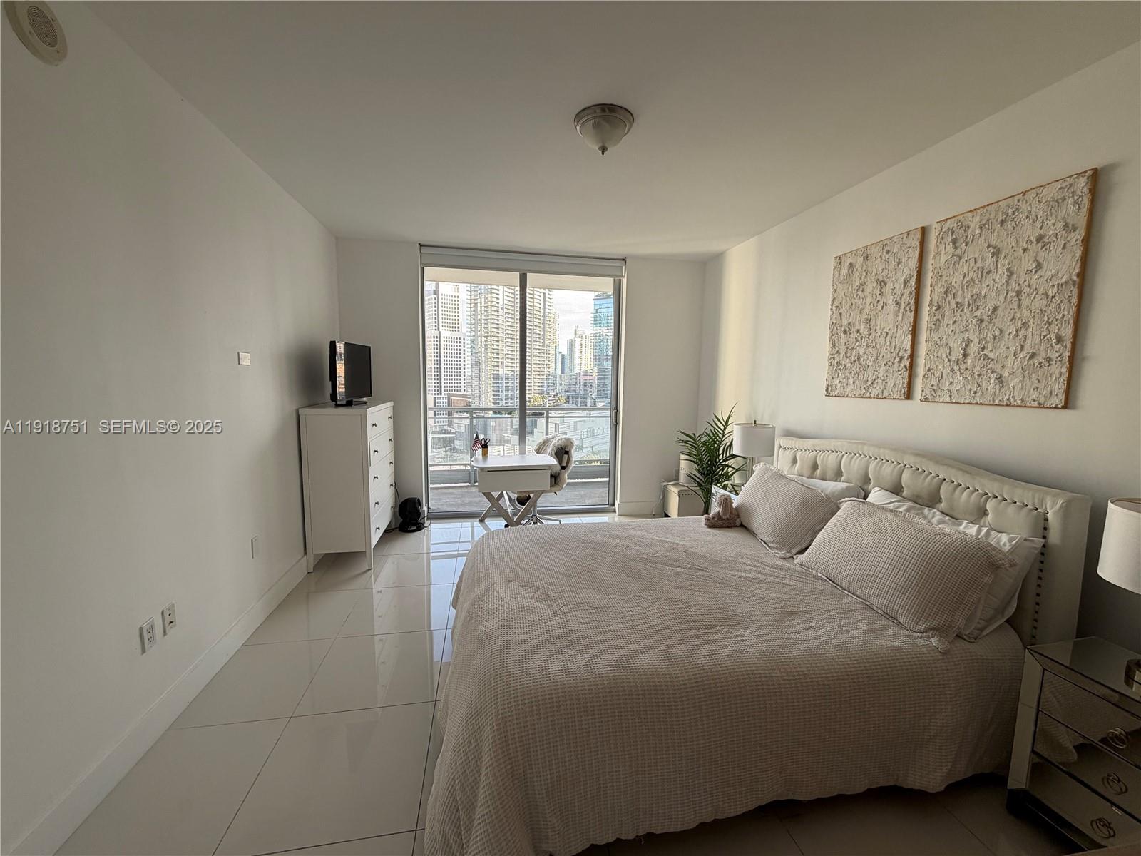 IVY CONDO - Residential Lease