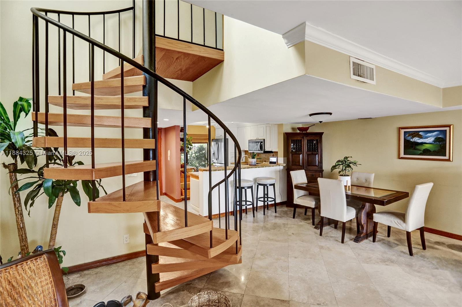 LAKEVIEW TOWNHOUSES CONDO - Residential Lease