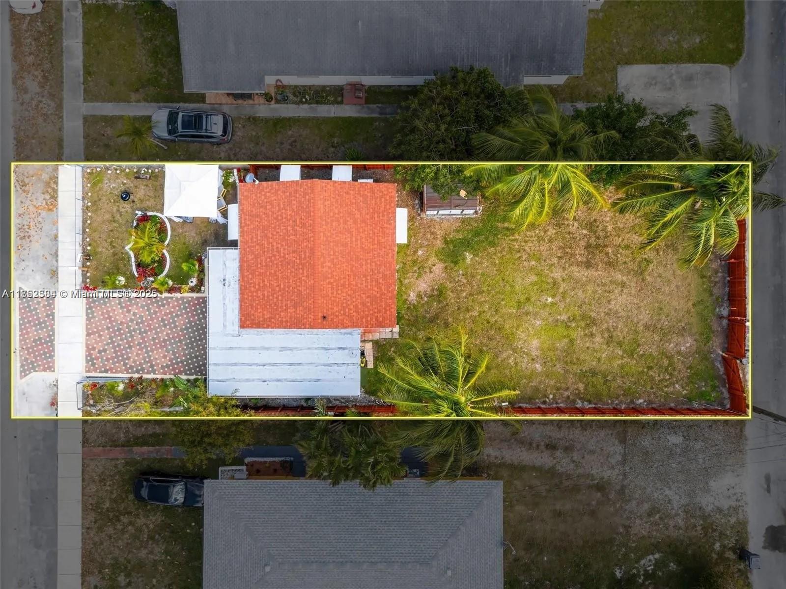 HOLLYWOOD PARK - Residential