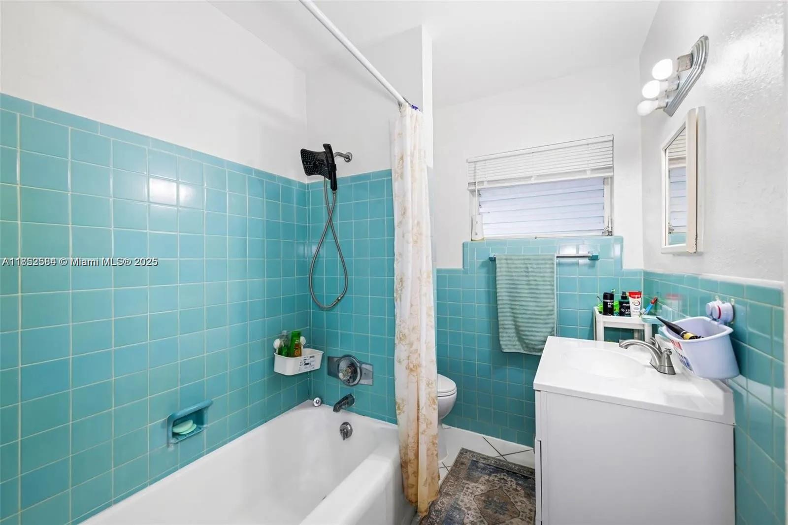 HOLLYWOOD PARK - Residential