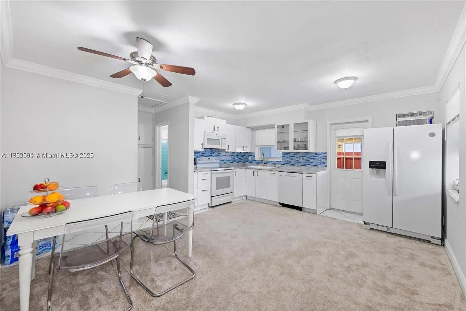 HOLLYWOOD PARK - Residential