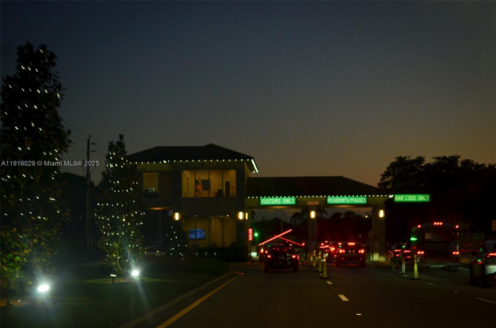 SUFFOLK AT CENTURY VILLAG - Residential