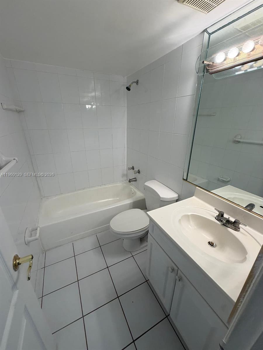 INTERNATIONAL PARK I COND - Residential Lease