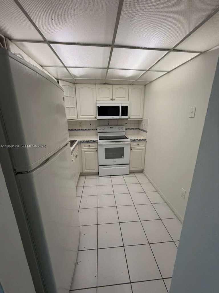 INTERNATIONAL PARK I COND - Residential Lease