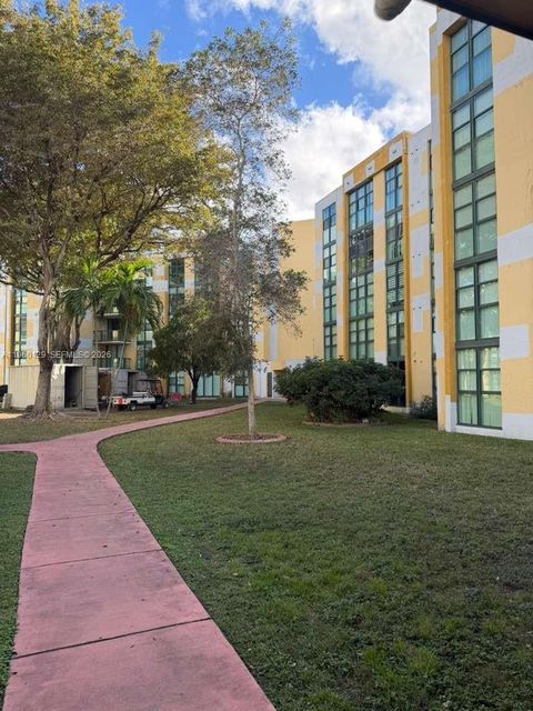 11750 SW 18th St 306-1 Miami FL 33175