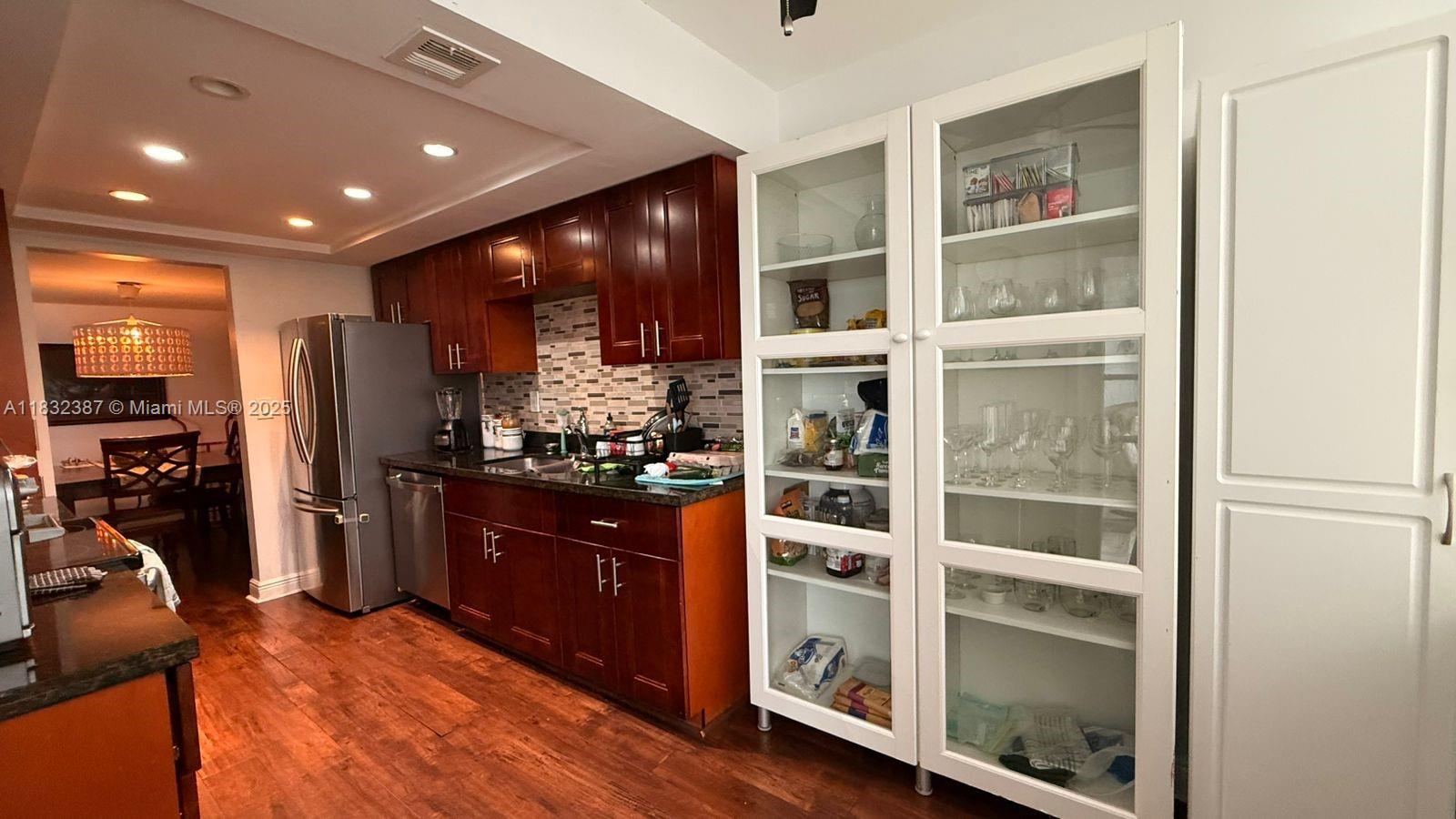 18031 Biscayne Blvd 904