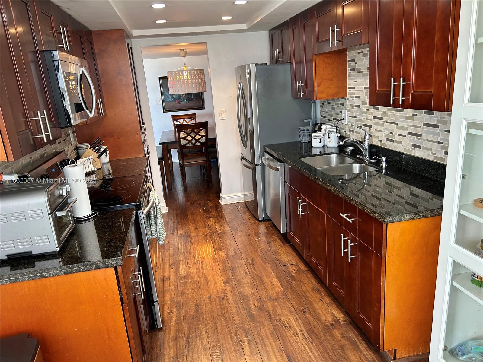 DEL PRADO MARINA - Residential Lease