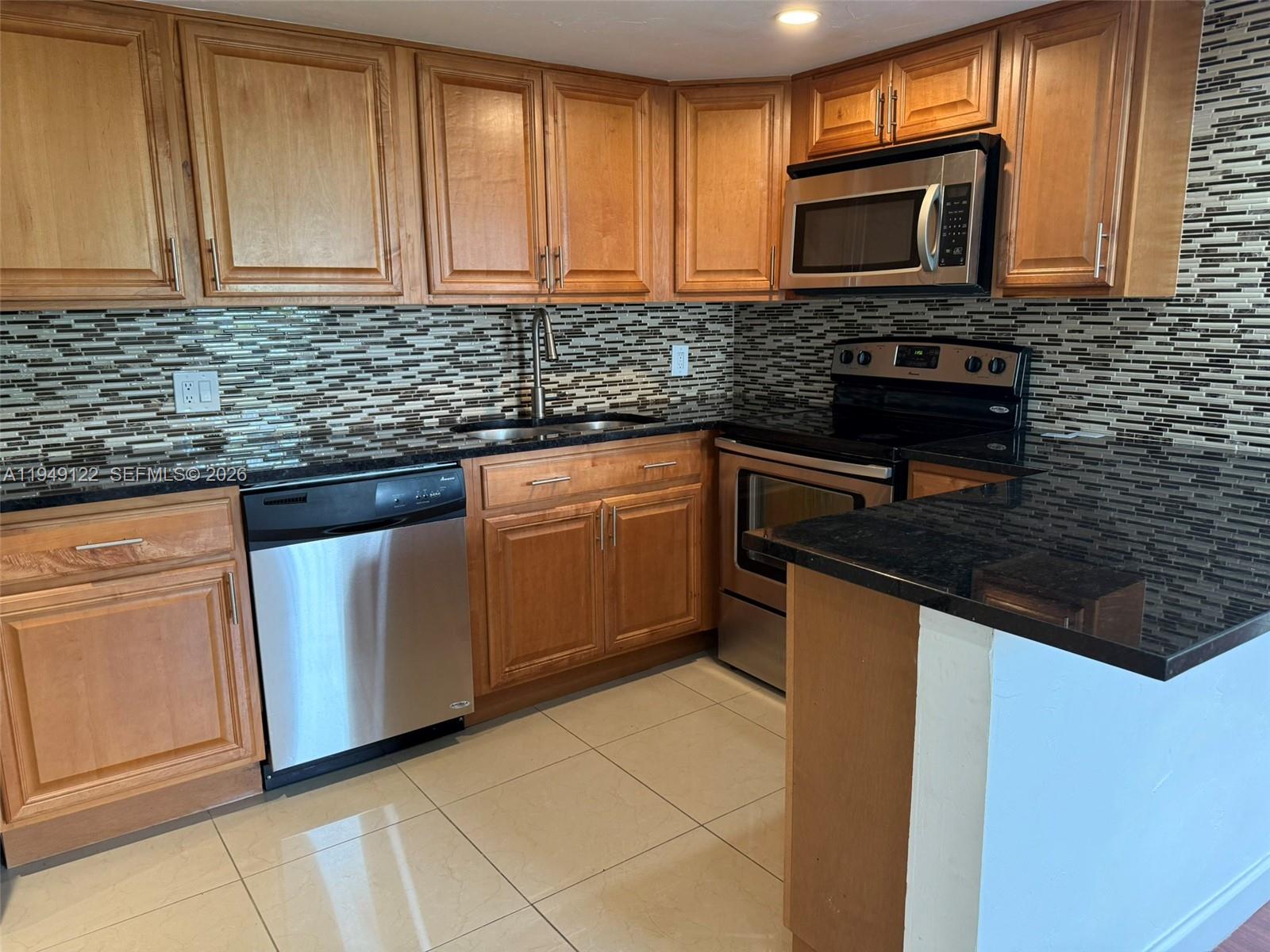 3860 NE 170th St 412