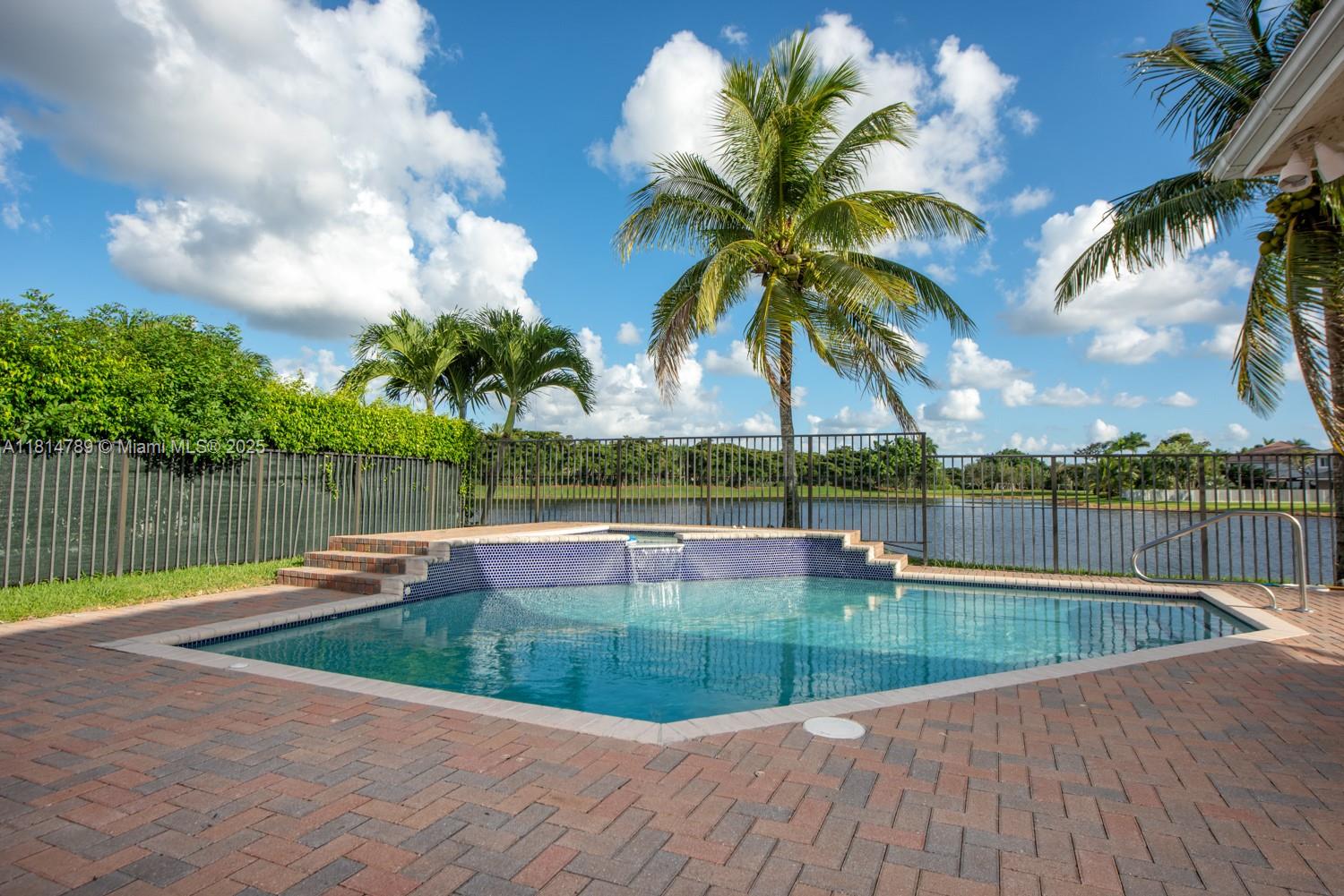 1737 Harbor View Cir
