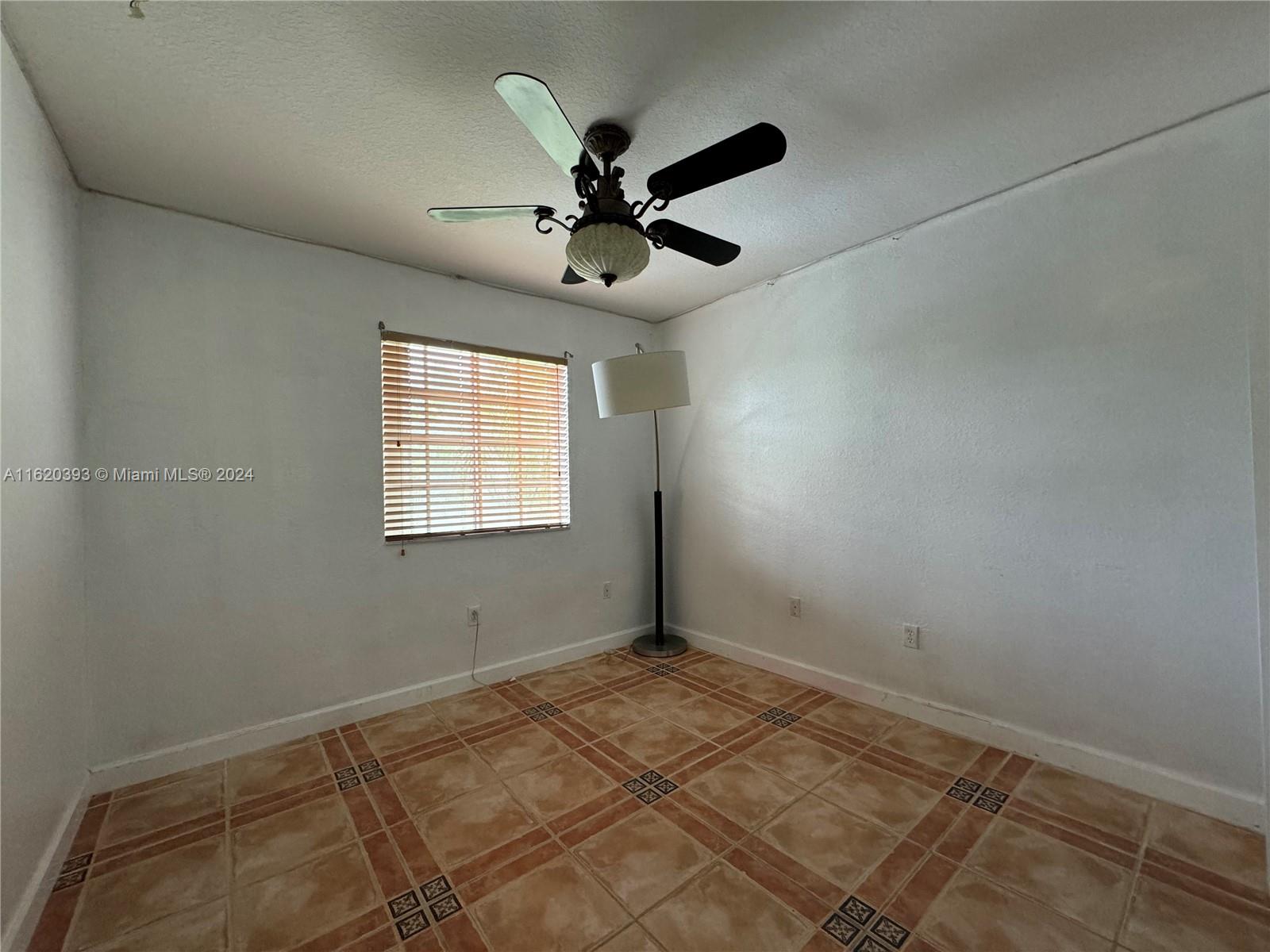 BISCAYNE DRIVE ESTATES - Residential