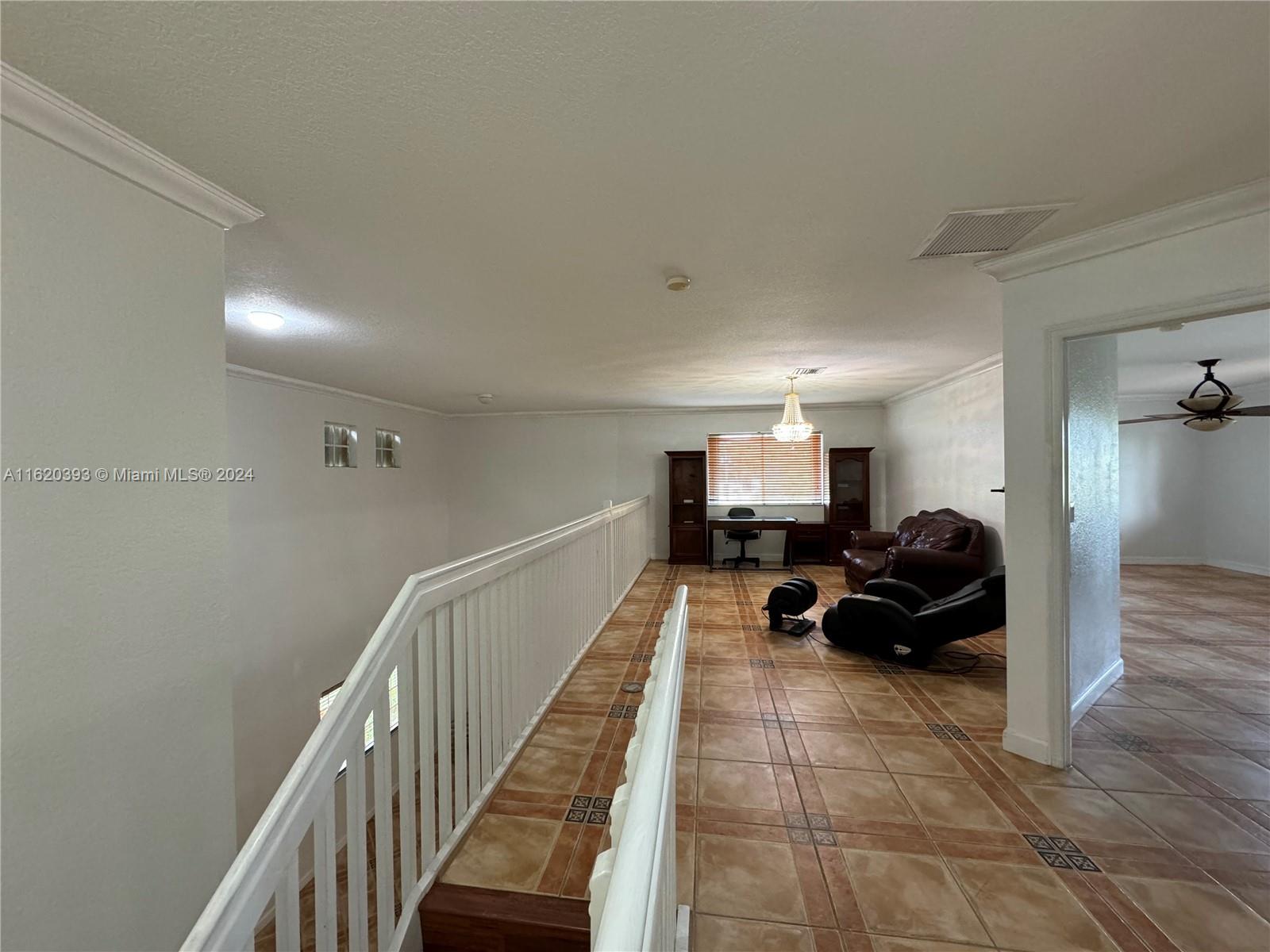 BISCAYNE DRIVE ESTATES - Residential