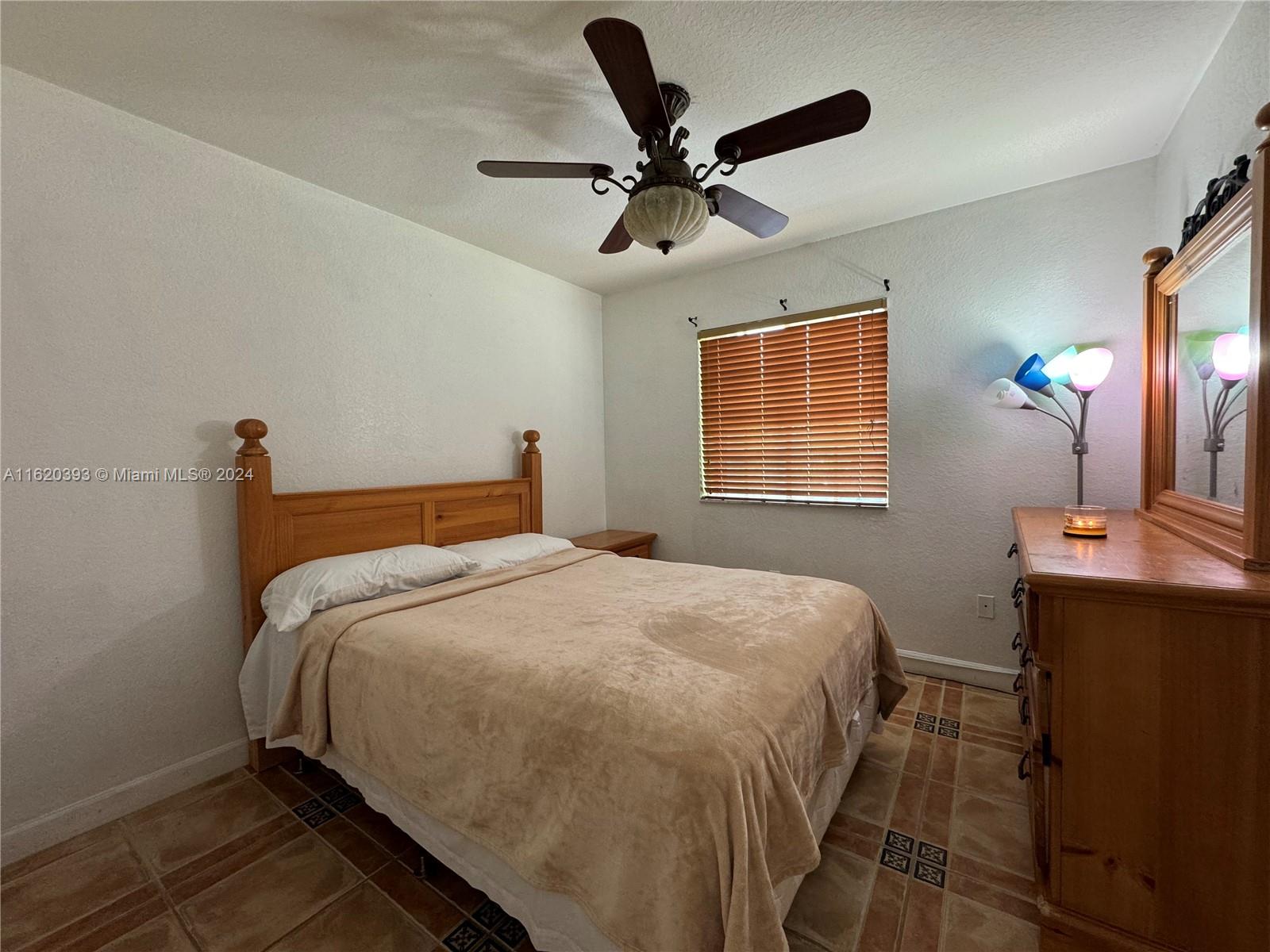 BISCAYNE DRIVE ESTATES - Residential