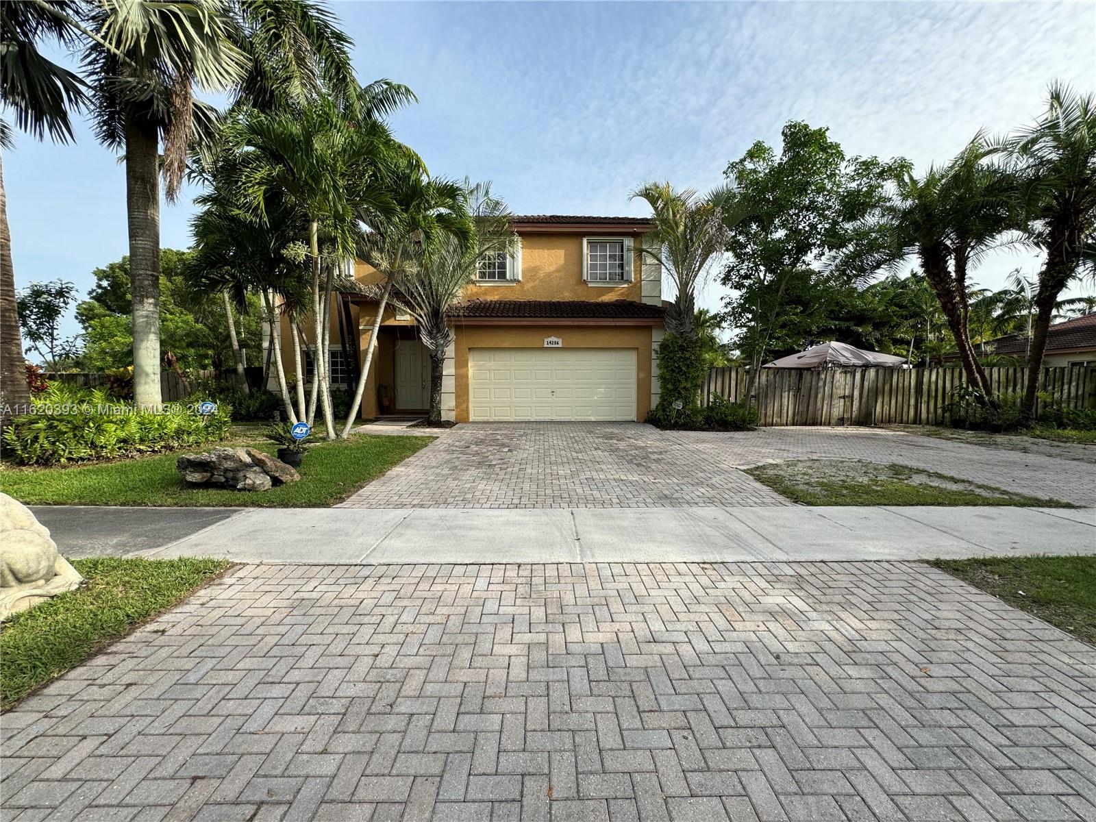 BISCAYNE DRIVE ESTATES - Residential