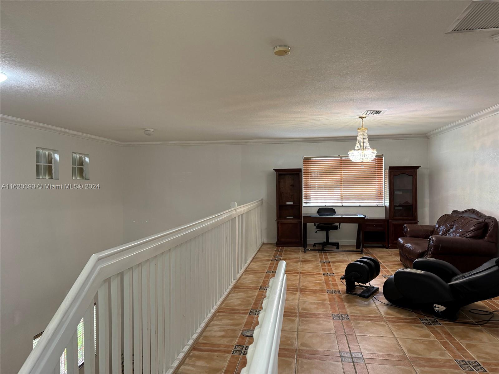 BISCAYNE DRIVE ESTATES - Residential