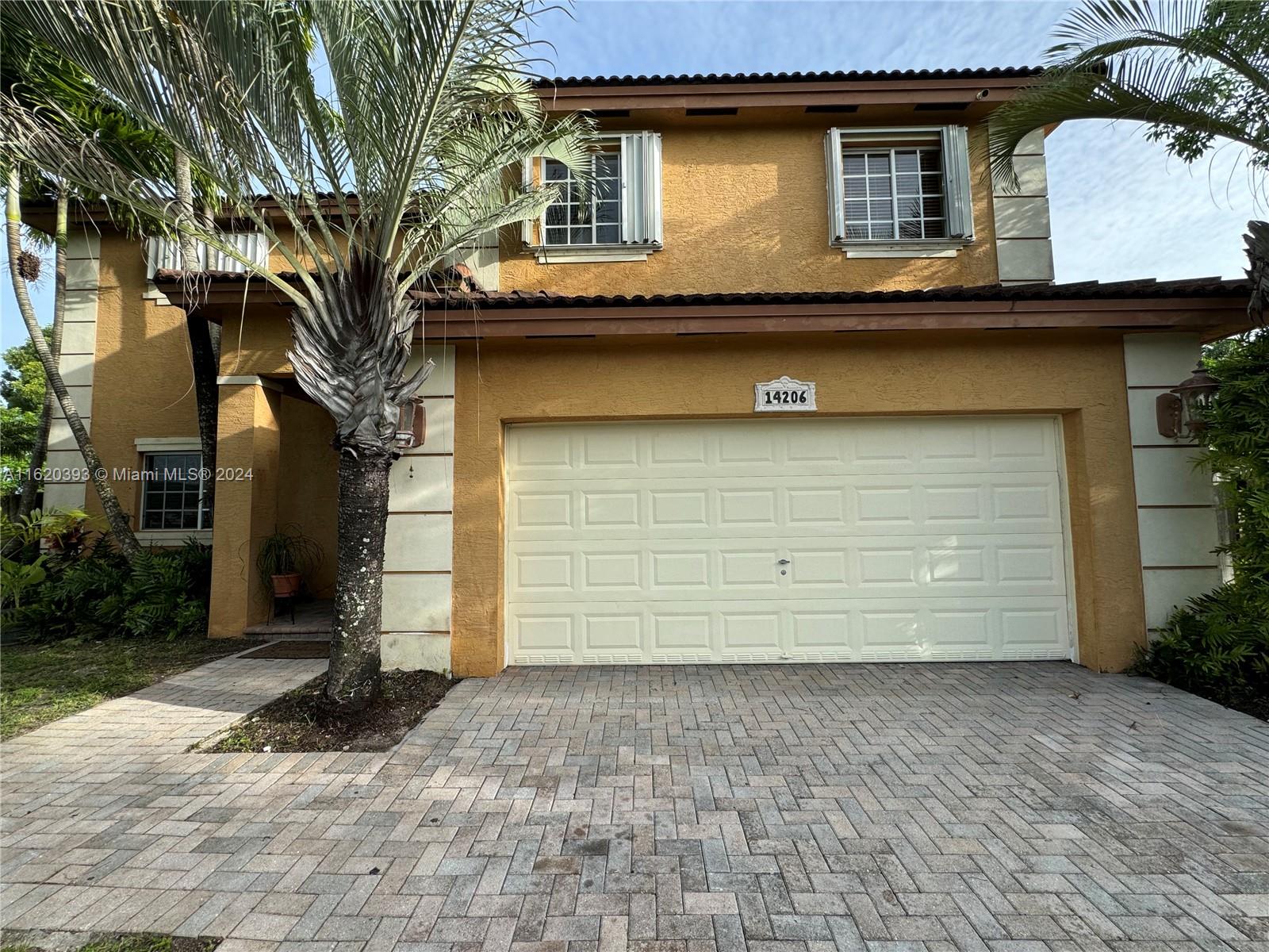 BISCAYNE DRIVE ESTATES - Residential