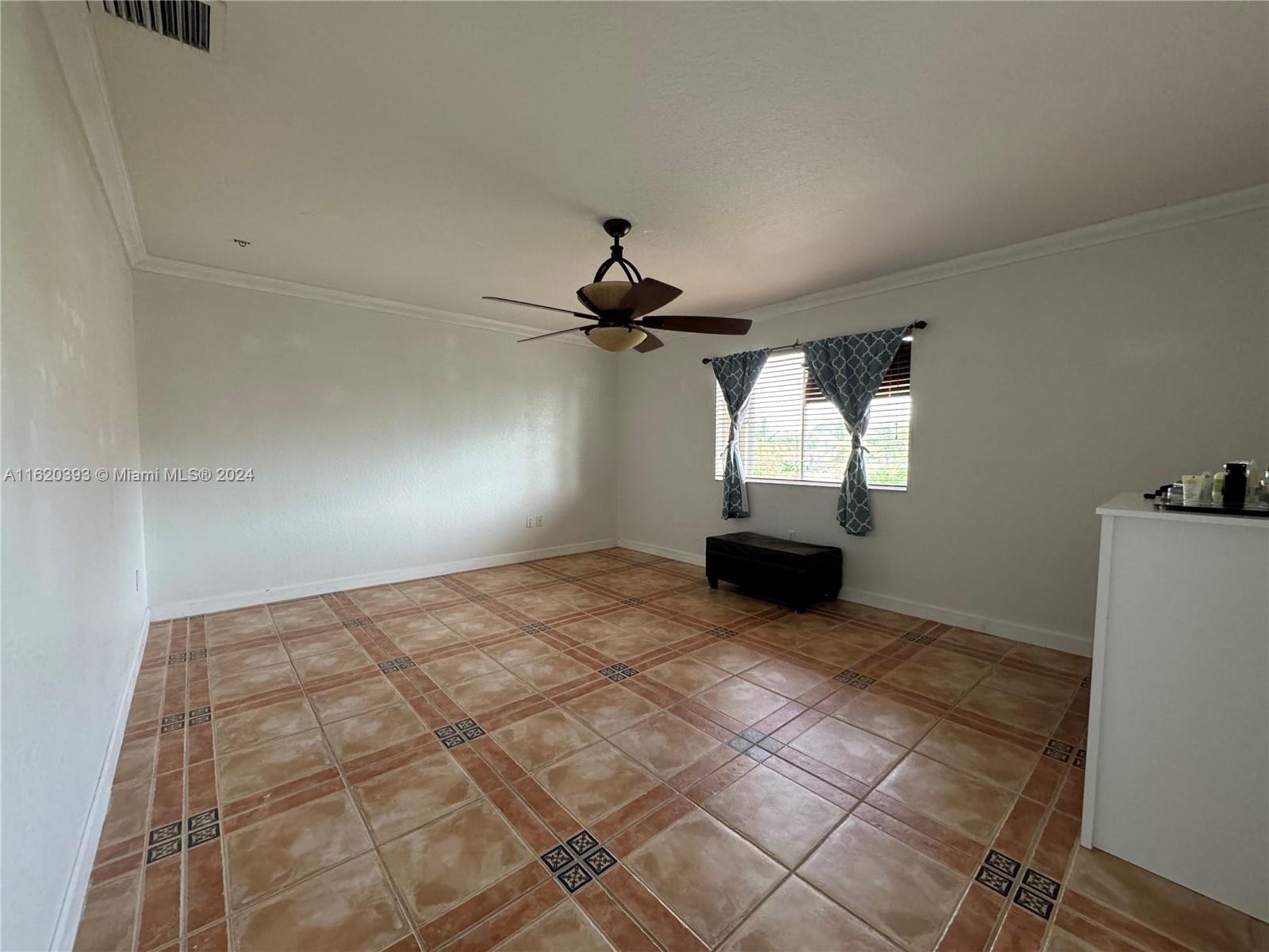 BISCAYNE DRIVE ESTATES - Residential