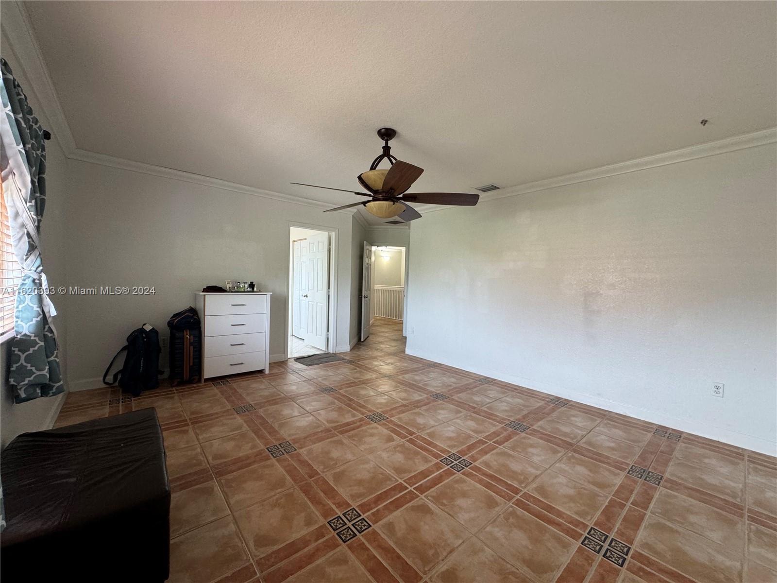 BISCAYNE DRIVE ESTATES - Residential