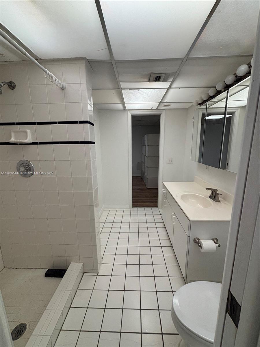 WHITE MARLIN BEACH SEC 1 - Residential Lease