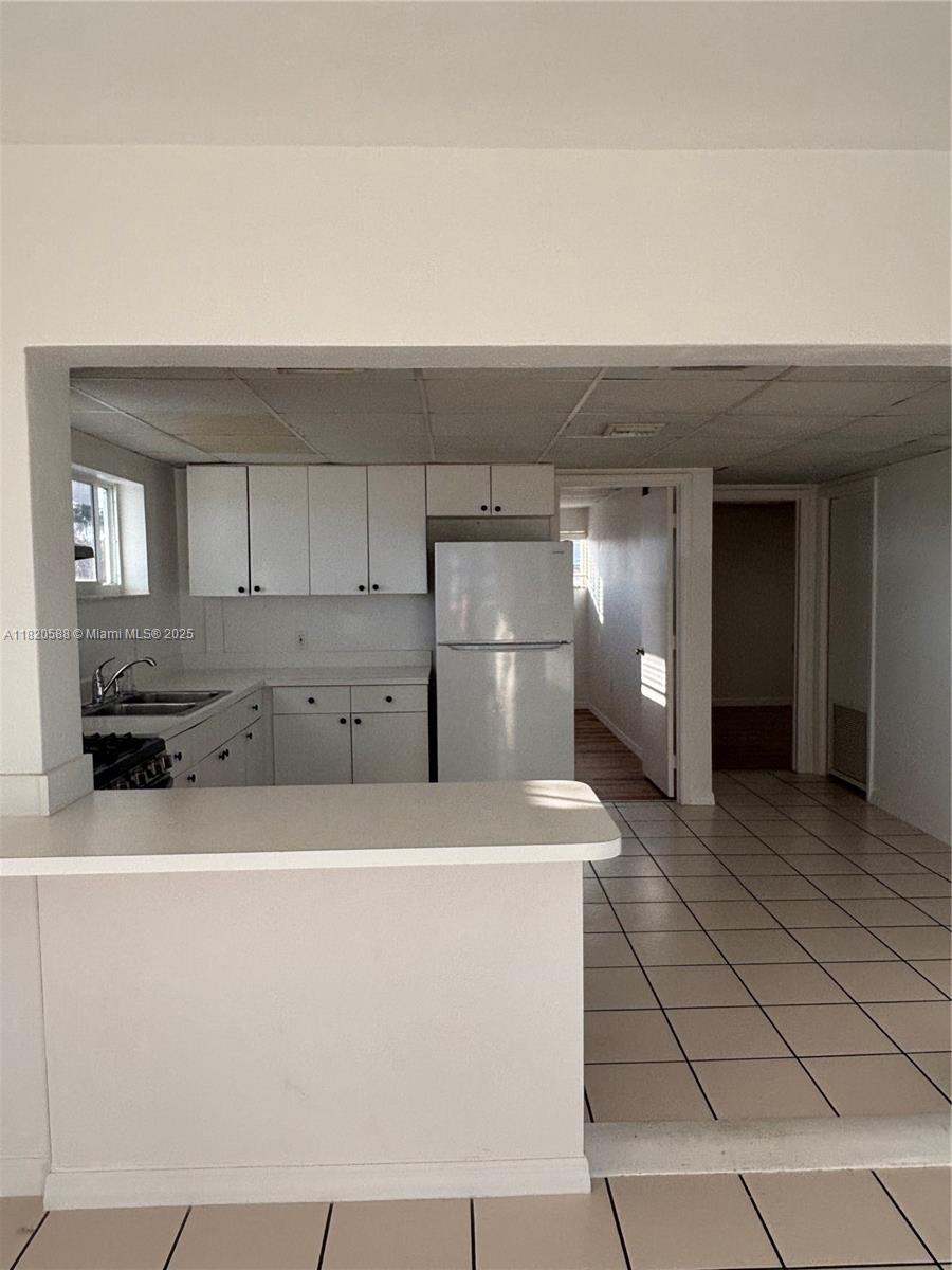 WHITE MARLIN BEACH SEC 1 - Residential Lease