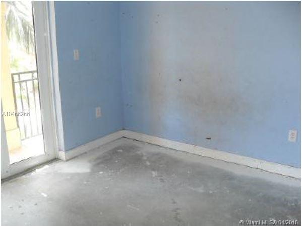 COURTS AT TUSCANY - Residential