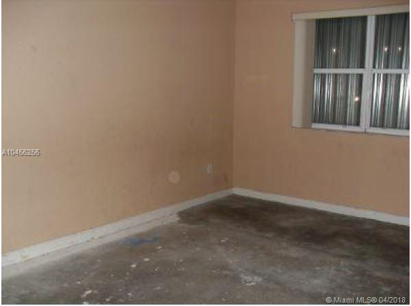 COURTS AT TUSCANY - Residential