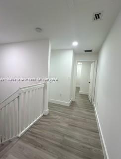 HOLLYWOOD LAWNS - Residential